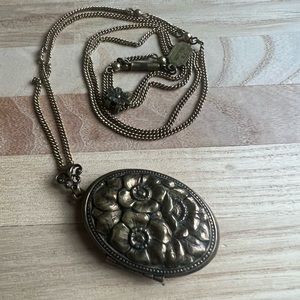 Vintage Piddly Links double locket necklace